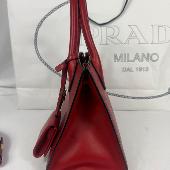 Prada Monochrome Fuoco Saffiano Cuir Tote - Picture 6 of 16